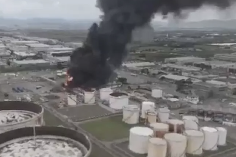 EXPLOSIÓN EN DEPÓSITO DE COMBUSTIBLE EN ITALIA DEJA AL MENOS 5 MUERTOS